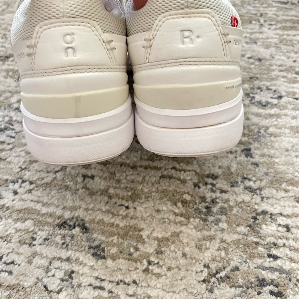On Cloud The Roger Advantage White Leather Running Athletic Casual Shoes Size 7 - Picture 10 of 15